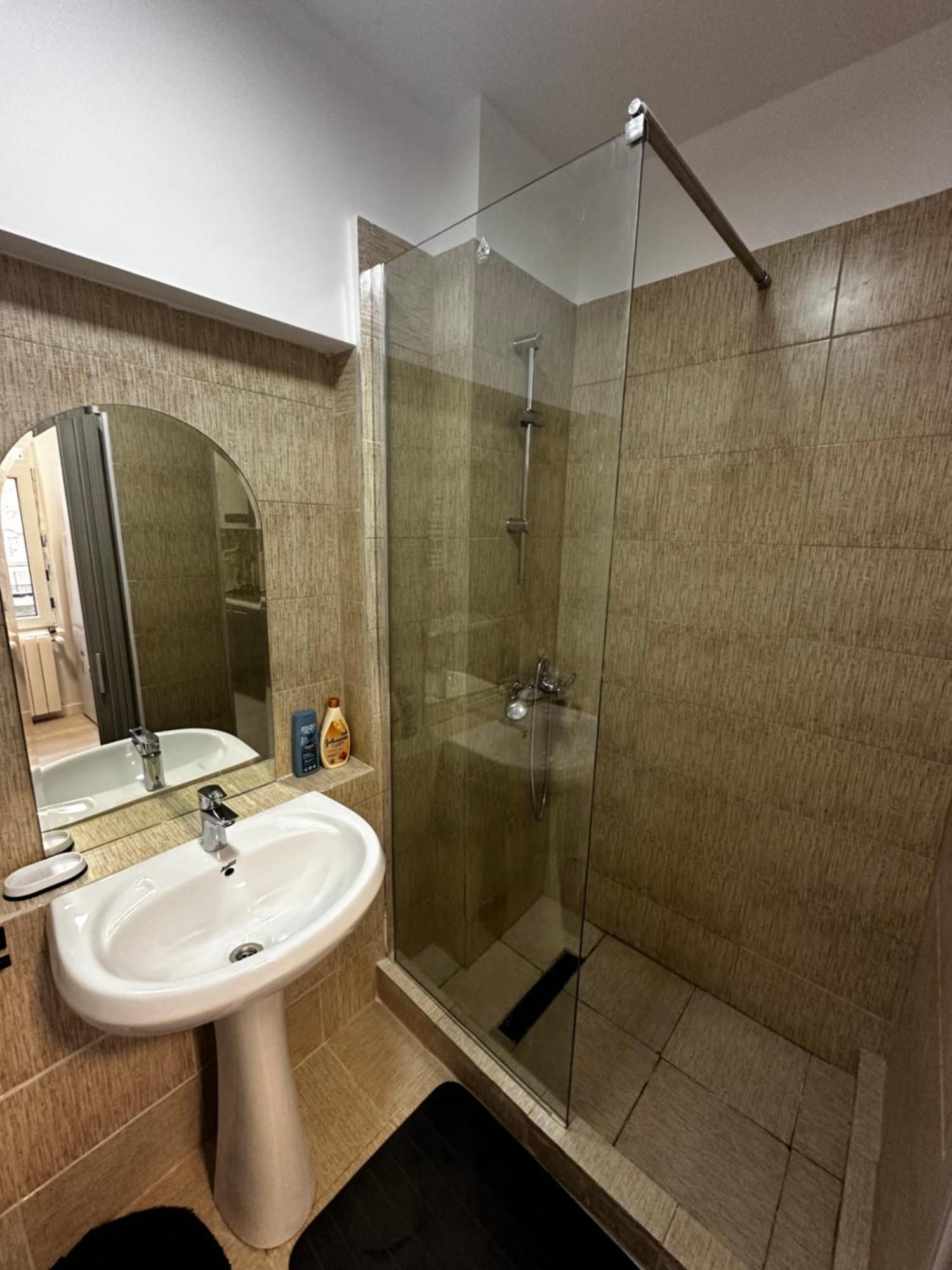 Garsoniera Langa Palatul Parlamentului Apartament Bucureşti